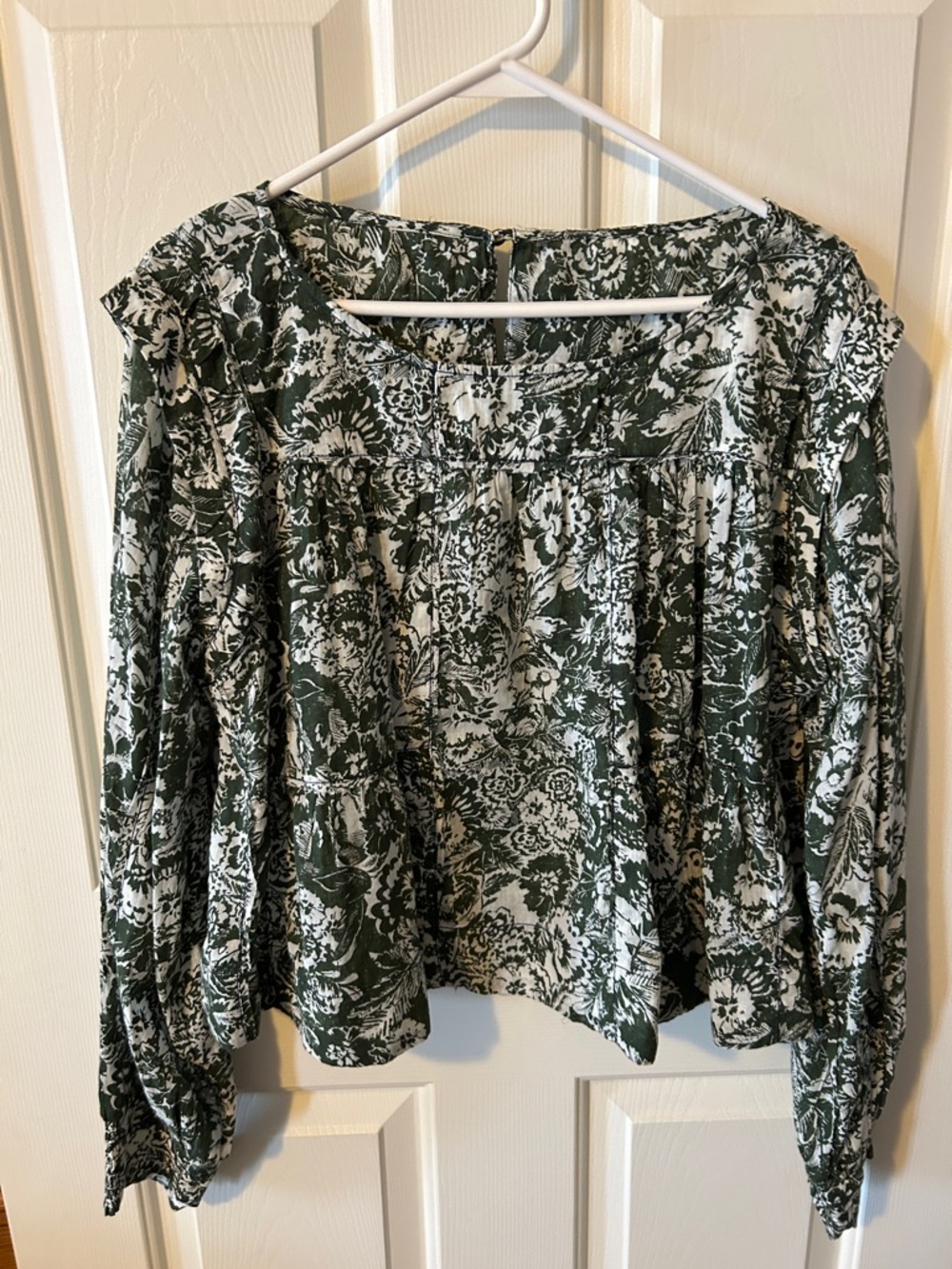 Anthropologie Green and White Floral Peasant Blouse